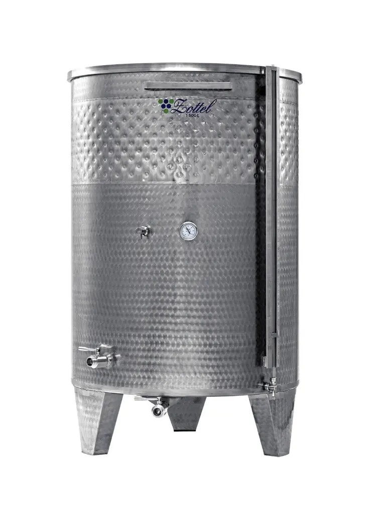 Open tanks with one cooling jacket.webp